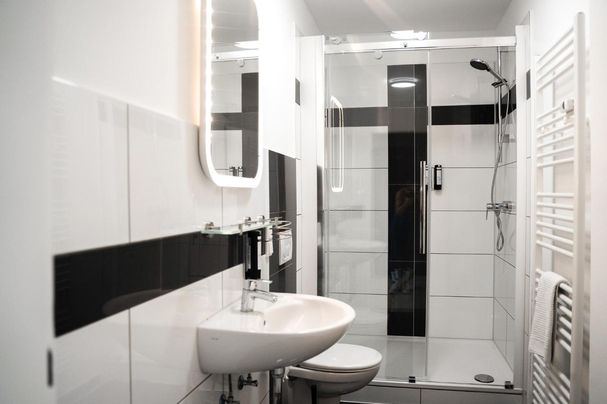 Ferienwohnungen Im Stadtzentrum -Junik Apartments Krefeld Exterior foto